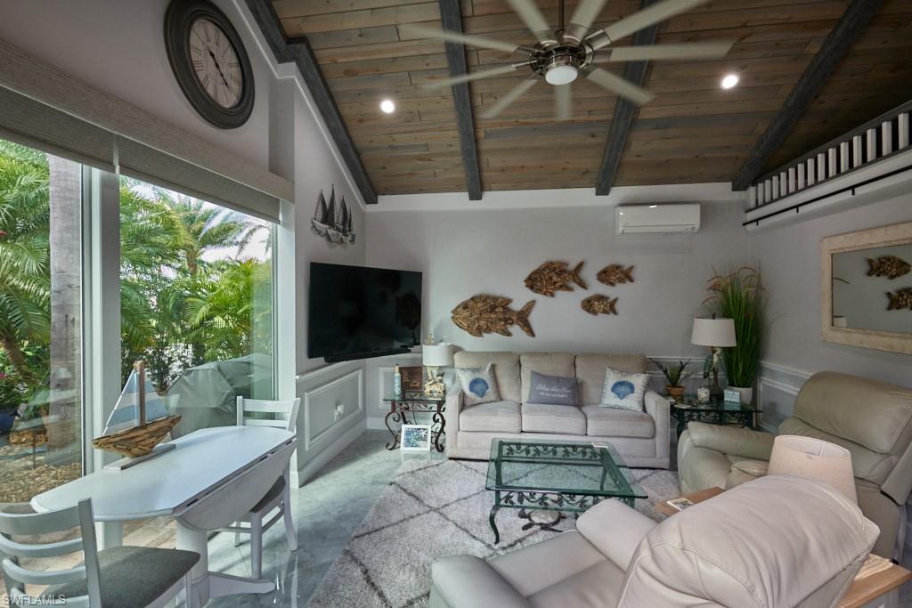 RIVERBEND MOTORCOACH RESORT - Land