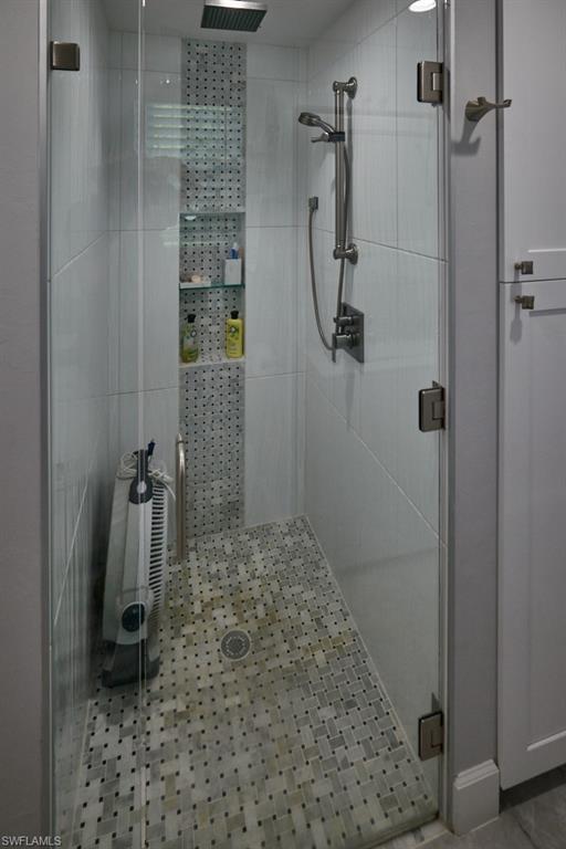 RIVERBEND MOTORCOACH RESORT - Land