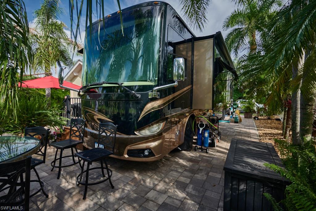 RIVERBEND MOTORCOACH RESORT - Land