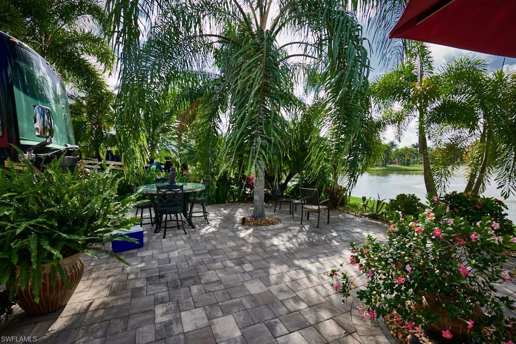 RIVERBEND MOTORCOACH RESORT - Land