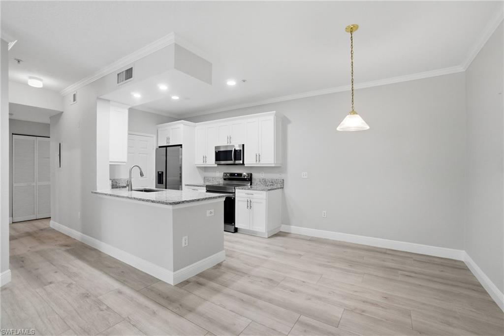 ROYAL GREENS - Residential