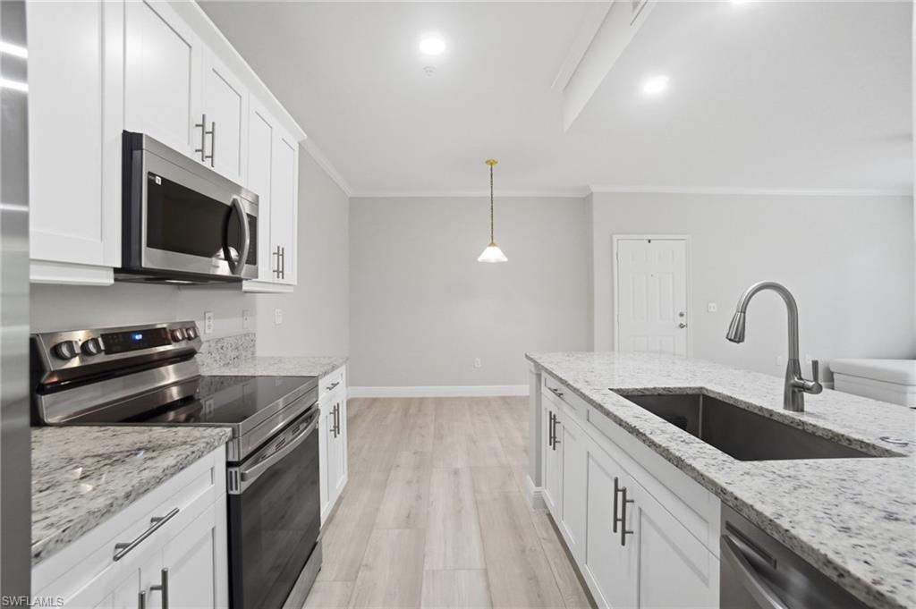 ROYAL GREENS - Residential