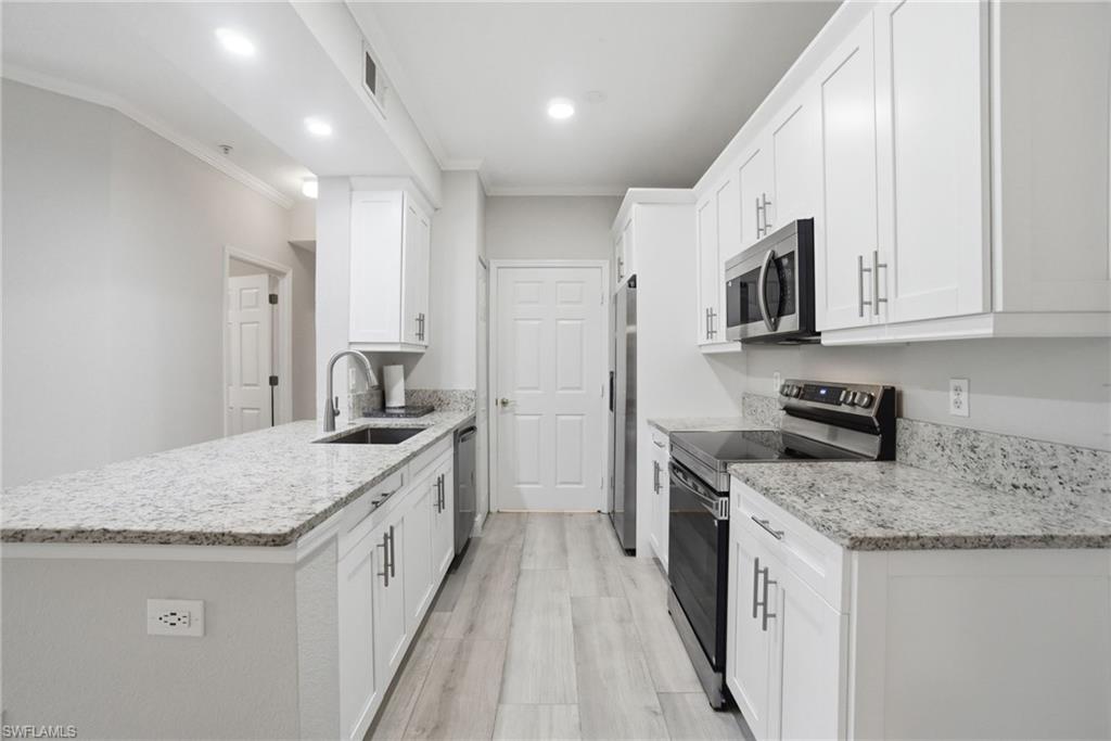 ROYAL GREENS - Residential