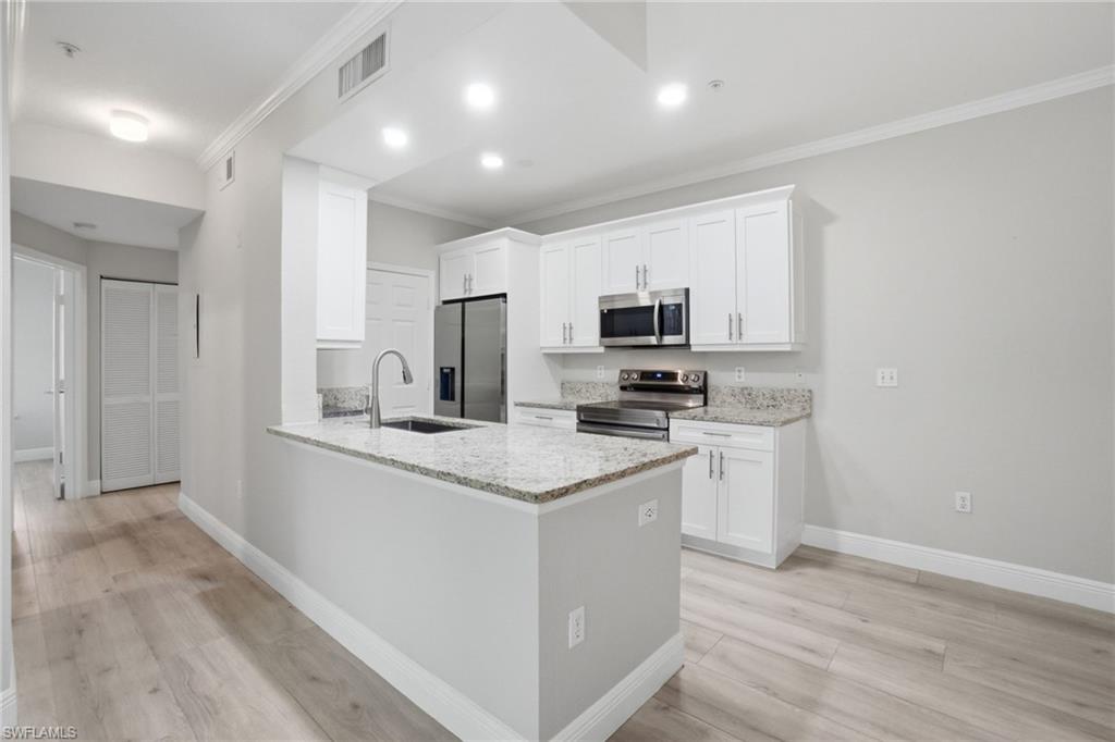 ROYAL GREENS - Residential