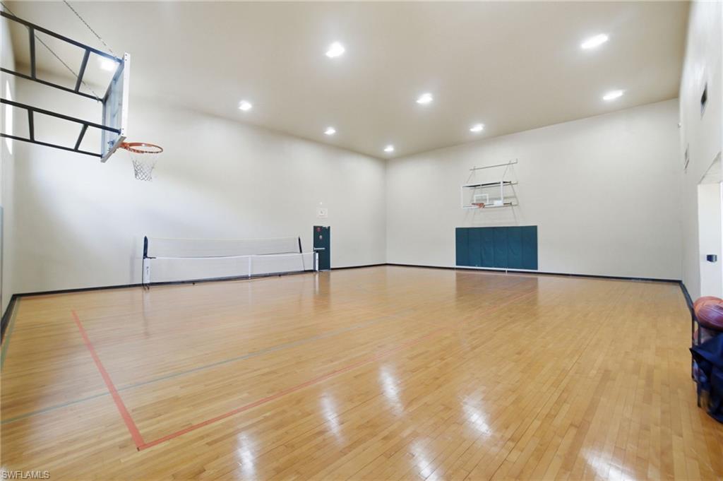 ROYAL GREENS - Residential