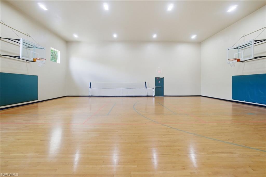 ROYAL GREENS - Residential