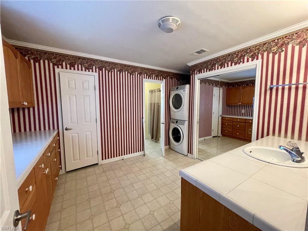 LAZY DAYS MOBILE VILLAGE - Residential