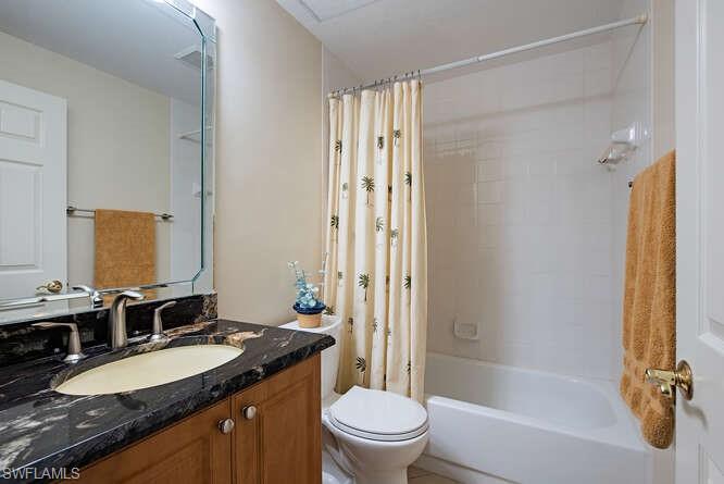 LAUREL OAKS AT PELICAN BAY - Residential