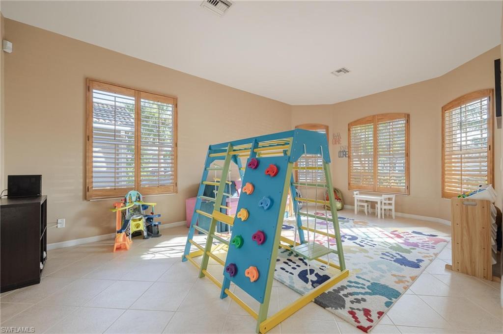 STONEYBROOK - Residential