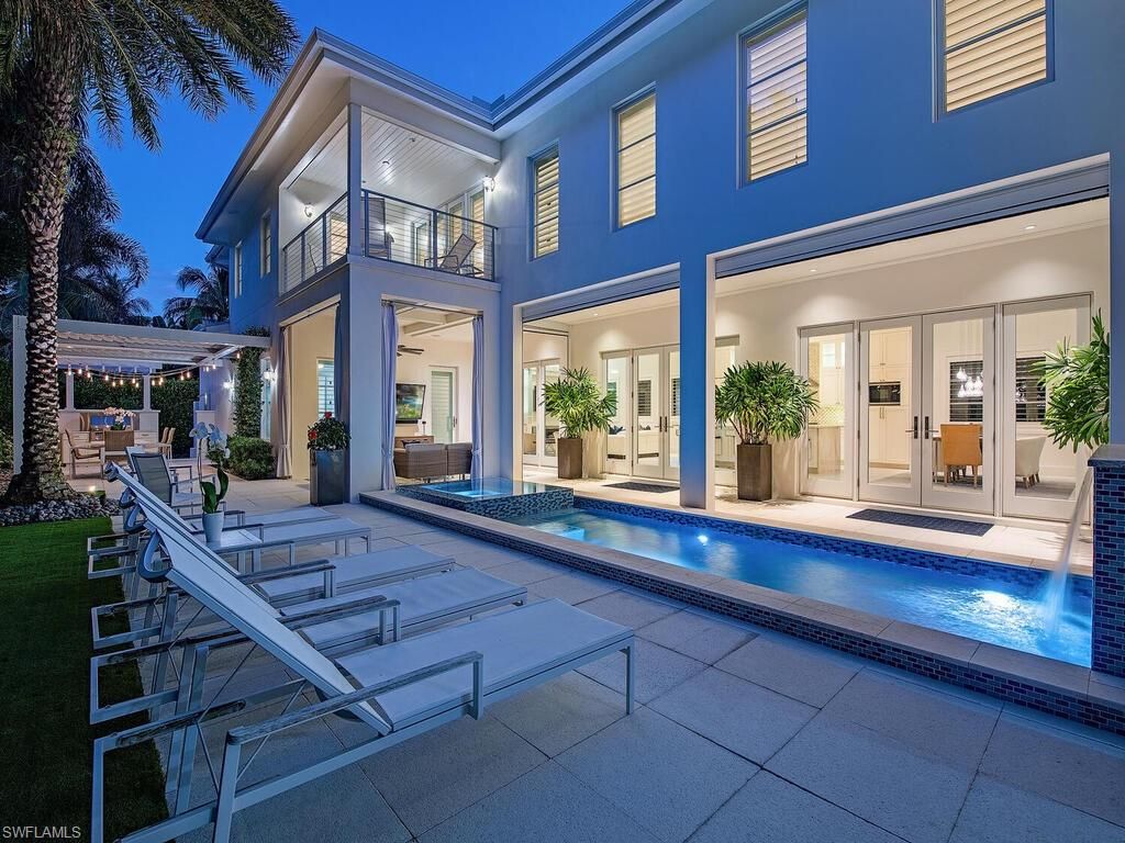 Photo of 501 2nd AVE N, NAPLES, FL 34102 (MLS # 225080178)