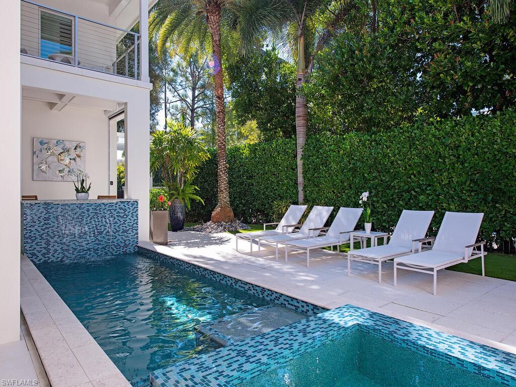 OLDE NAPLES - Residential