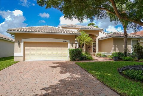 A home in ESTERO