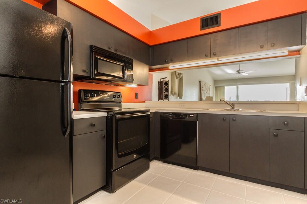 VILLAGES ON LAKE AUGUSTA - Residential