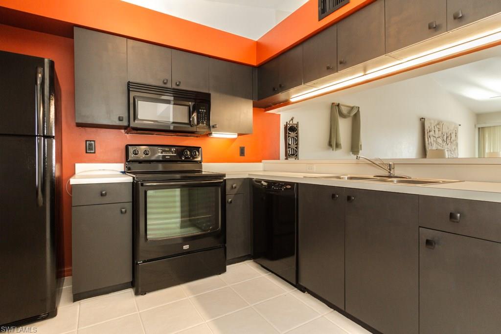 VILLAGES ON LAKE AUGUSTA - Residential