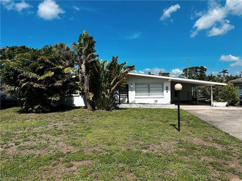 4360 Deleon ST FORT MYERS FL 33901