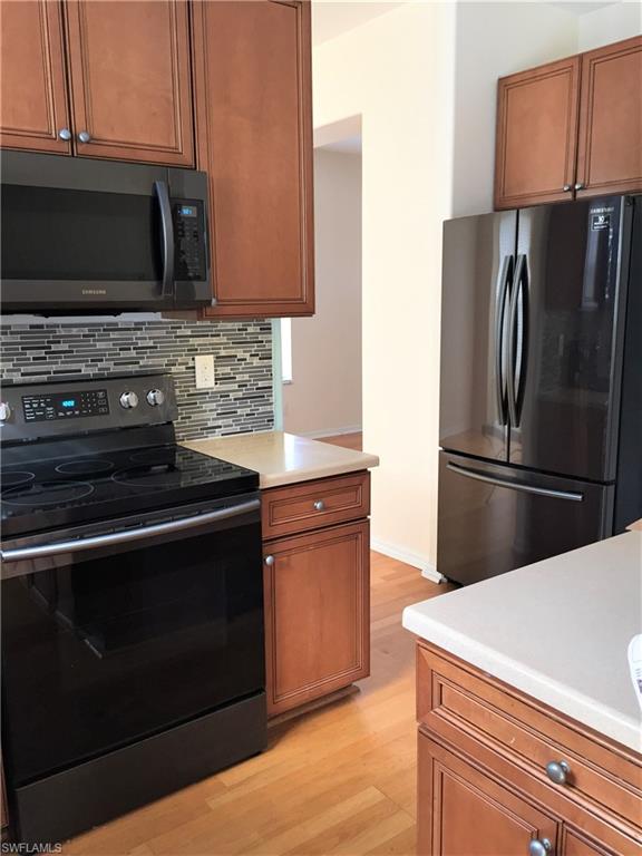 LAUREL LAKES - Residential