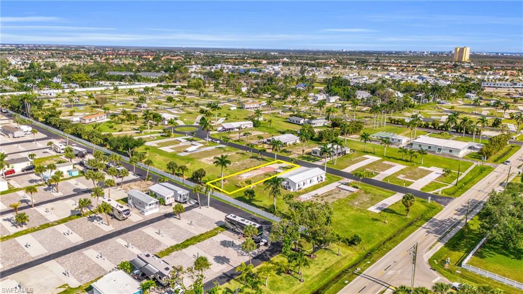 PLANTATION ESTATES MOBILE HOME - Land