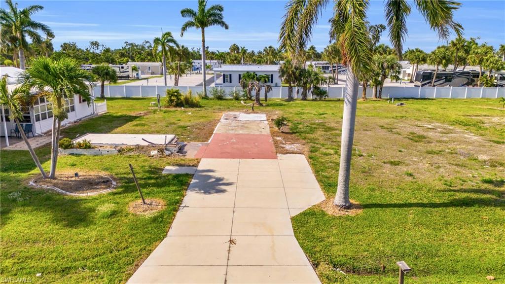 PLANTATION ESTATES MOBILE HOME - Land