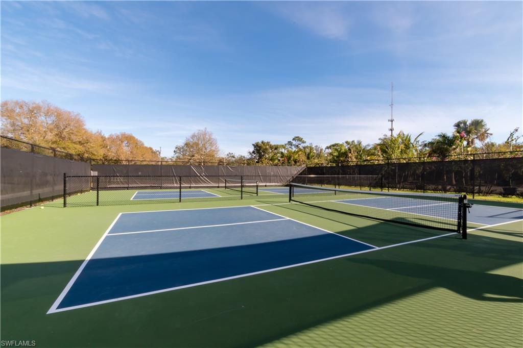 RIVERBROOKE - Residential