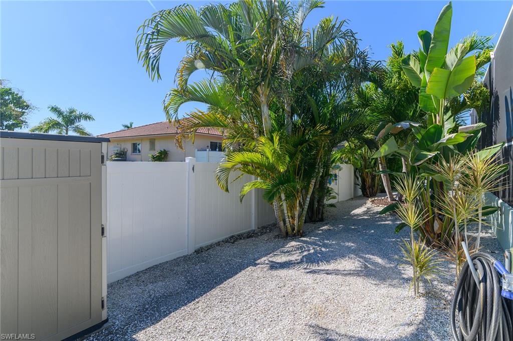 MARCO BEACH - Residential