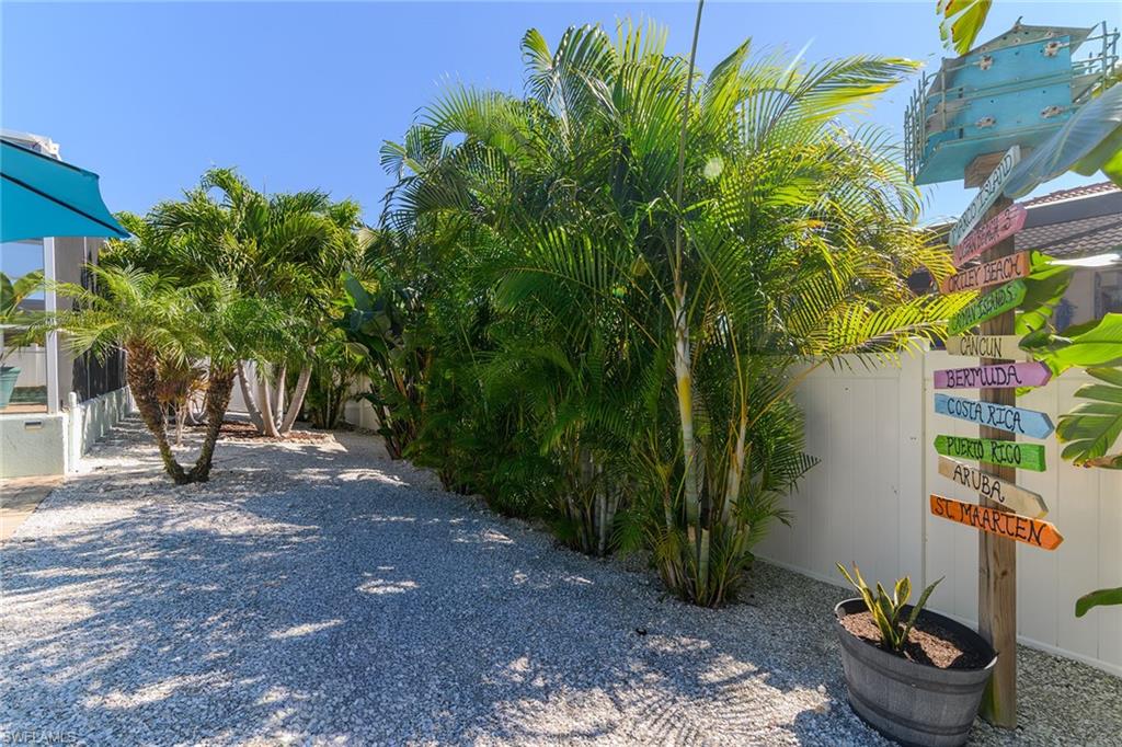 MARCO BEACH - Residential