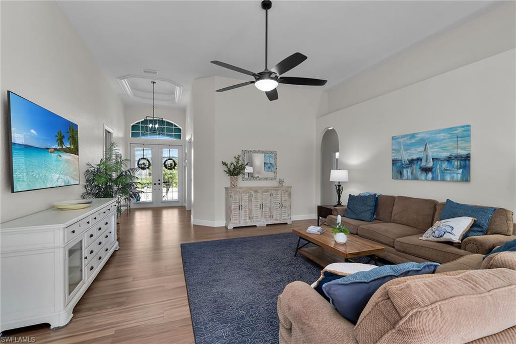 MARCO BEACH - Residential