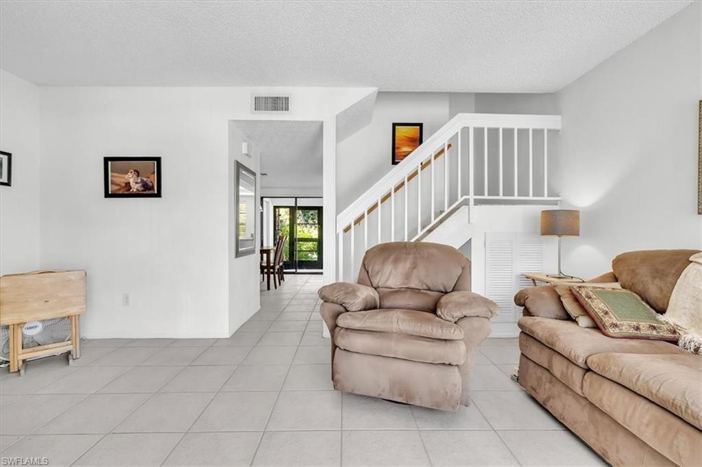 PINEWOOD VILLAS - Residential