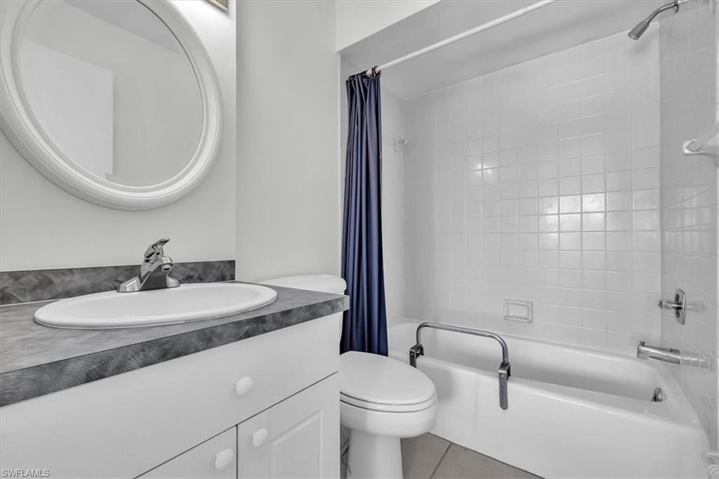 PINEWOOD VILLAS - Residential