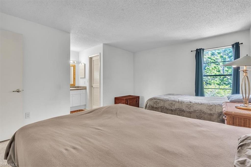 PINEWOOD VILLAS - Residential