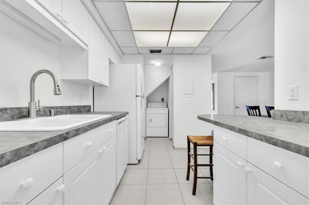 PINEWOOD VILLAS - Residential