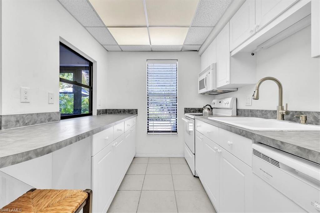 PINEWOOD VILLAS - Residential