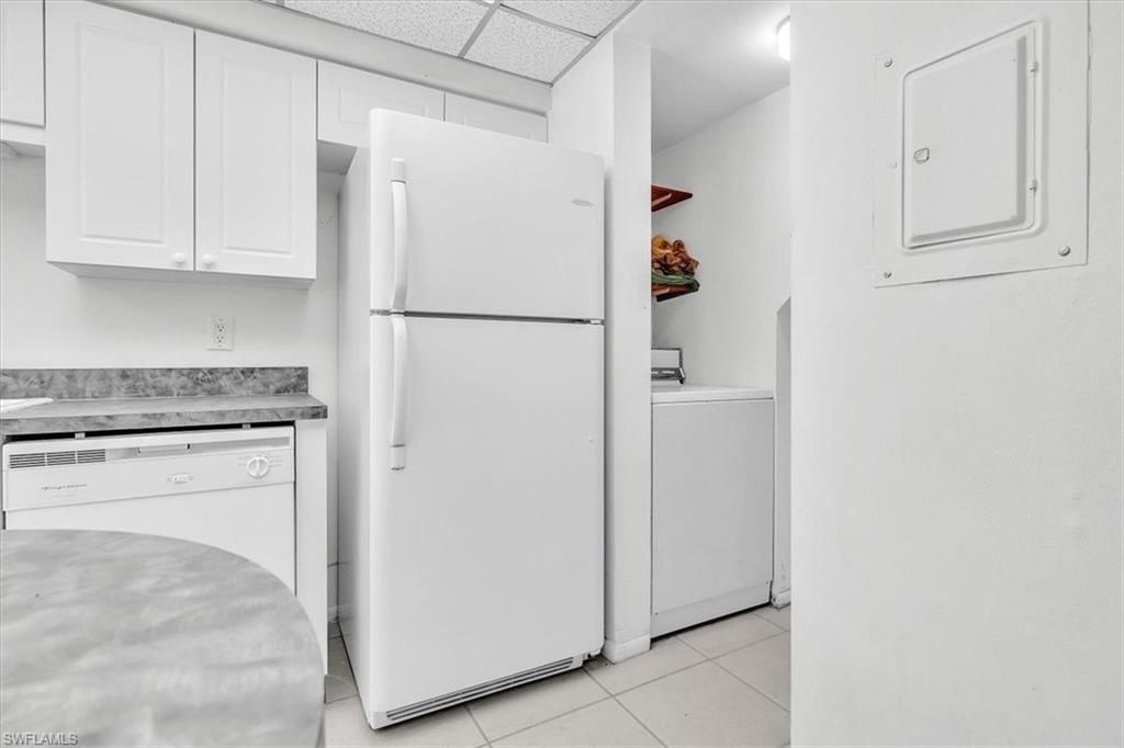 PINEWOOD VILLAS - Residential