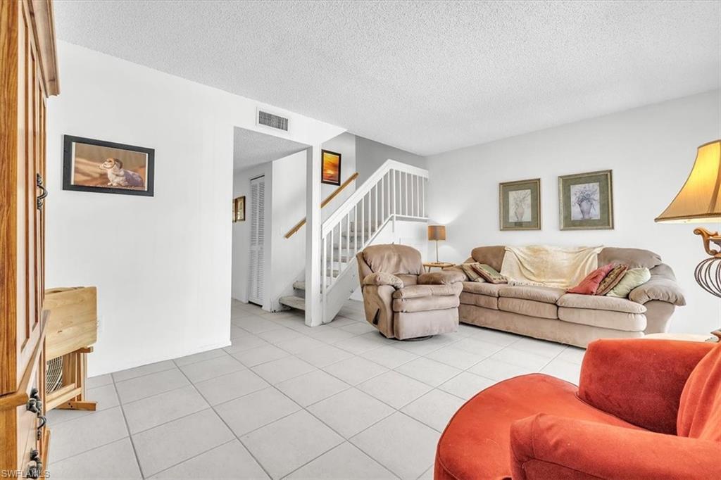 PINEWOOD VILLAS - Residential