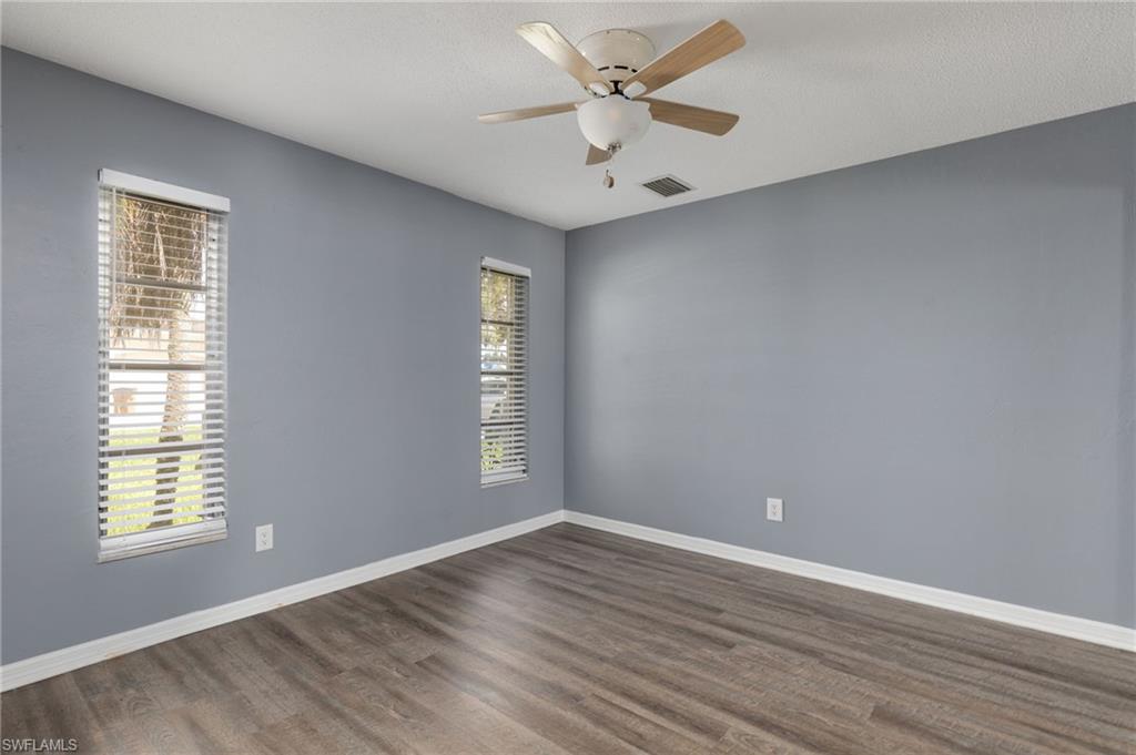 PARADISE SHORES - Residential