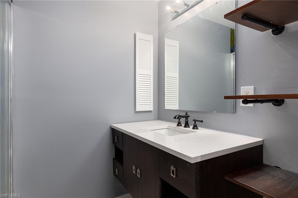 PARADISE SHORES - Residential