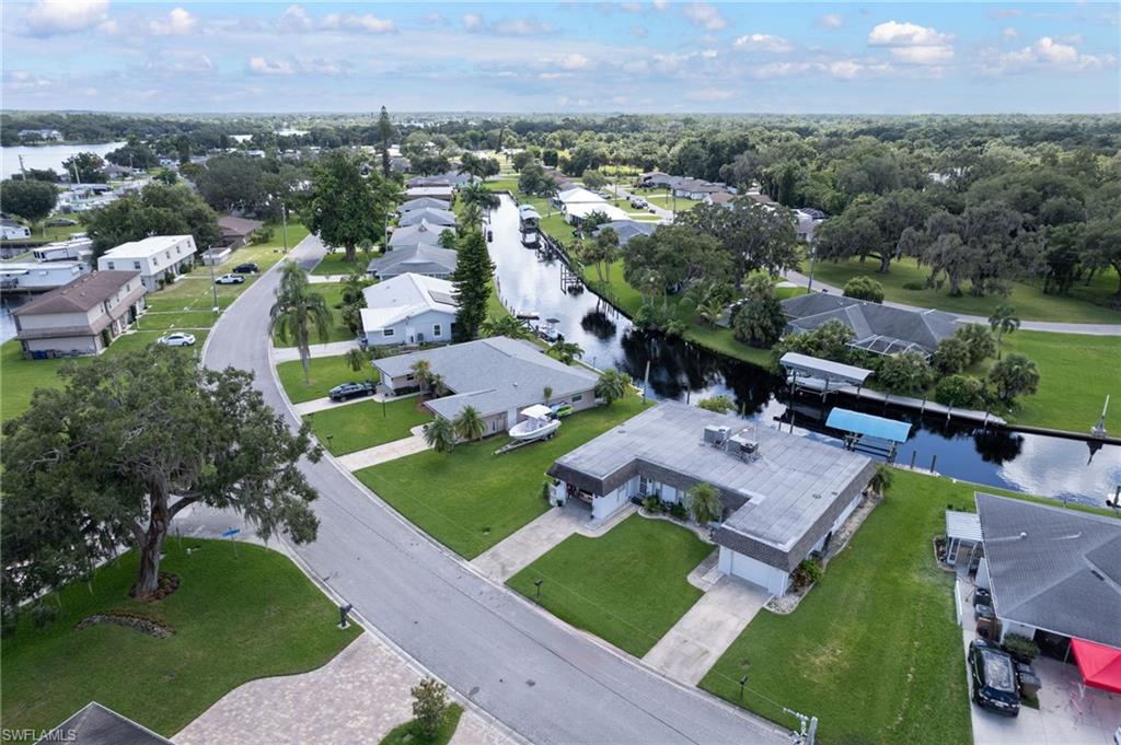 PARADISE SHORES - Residential