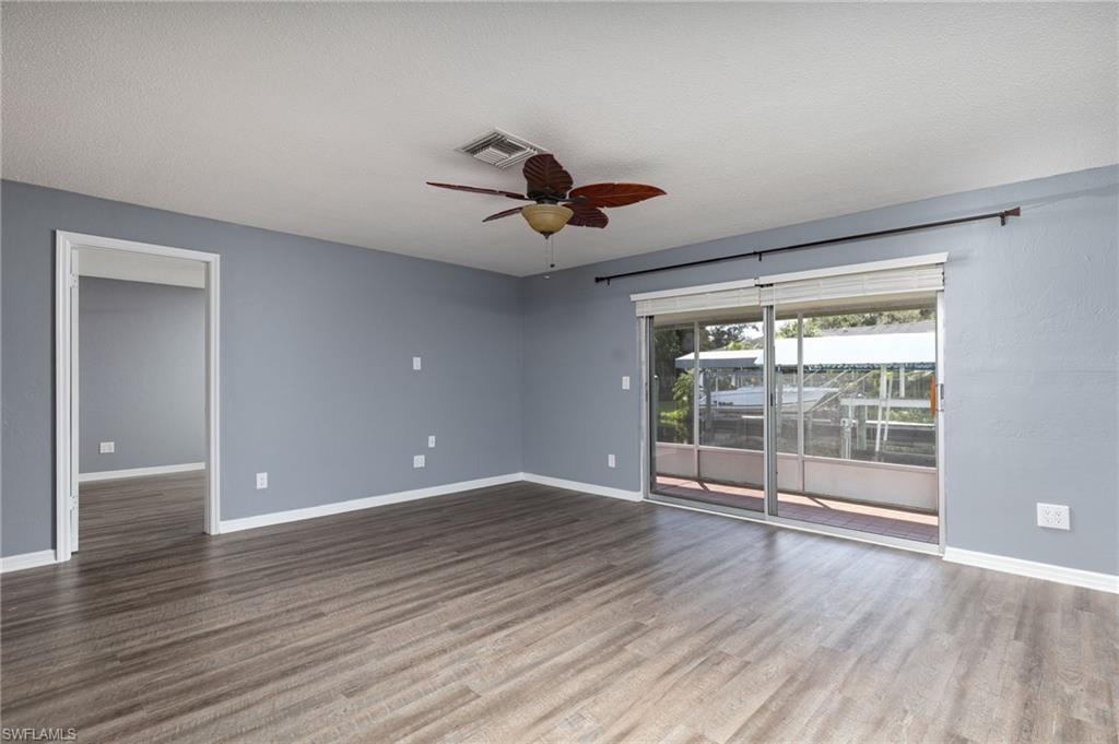 PARADISE SHORES - Residential