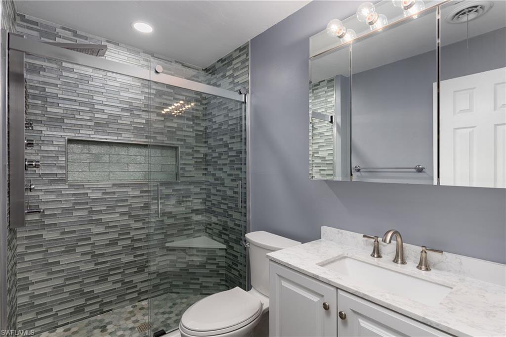 PARADISE SHORES - Residential