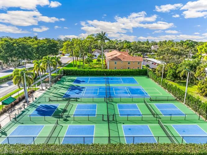 LAKEPORT VILLAS - Residential