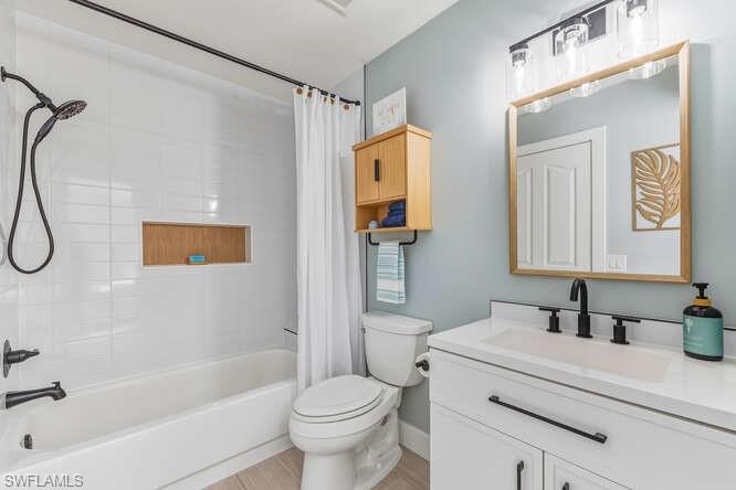 LAKEPORT VILLAS - Residential