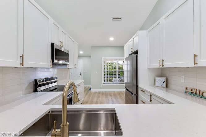 LAKEPORT VILLAS - Residential