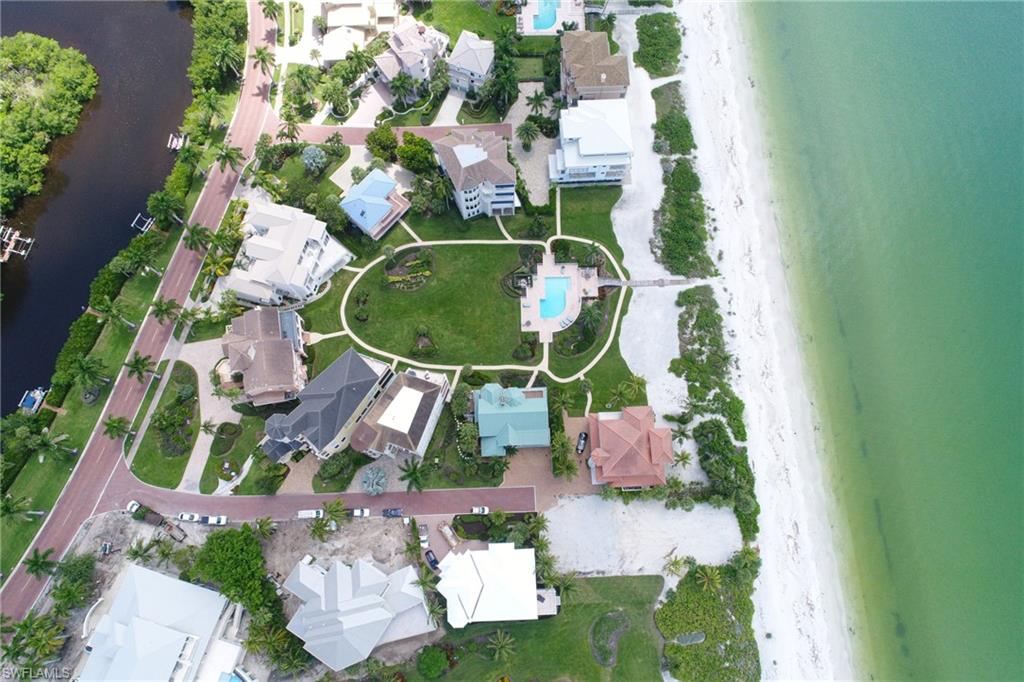 BAREFOOT BEACH - Land