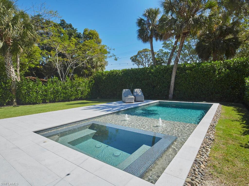 LAKE PARK - Residential