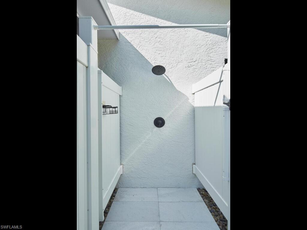 LAKE PARK - Residential