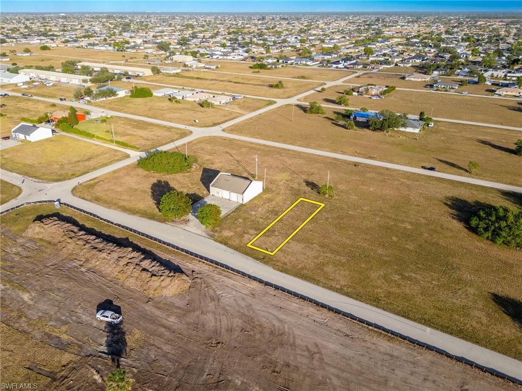 CAPE CORAL - Land