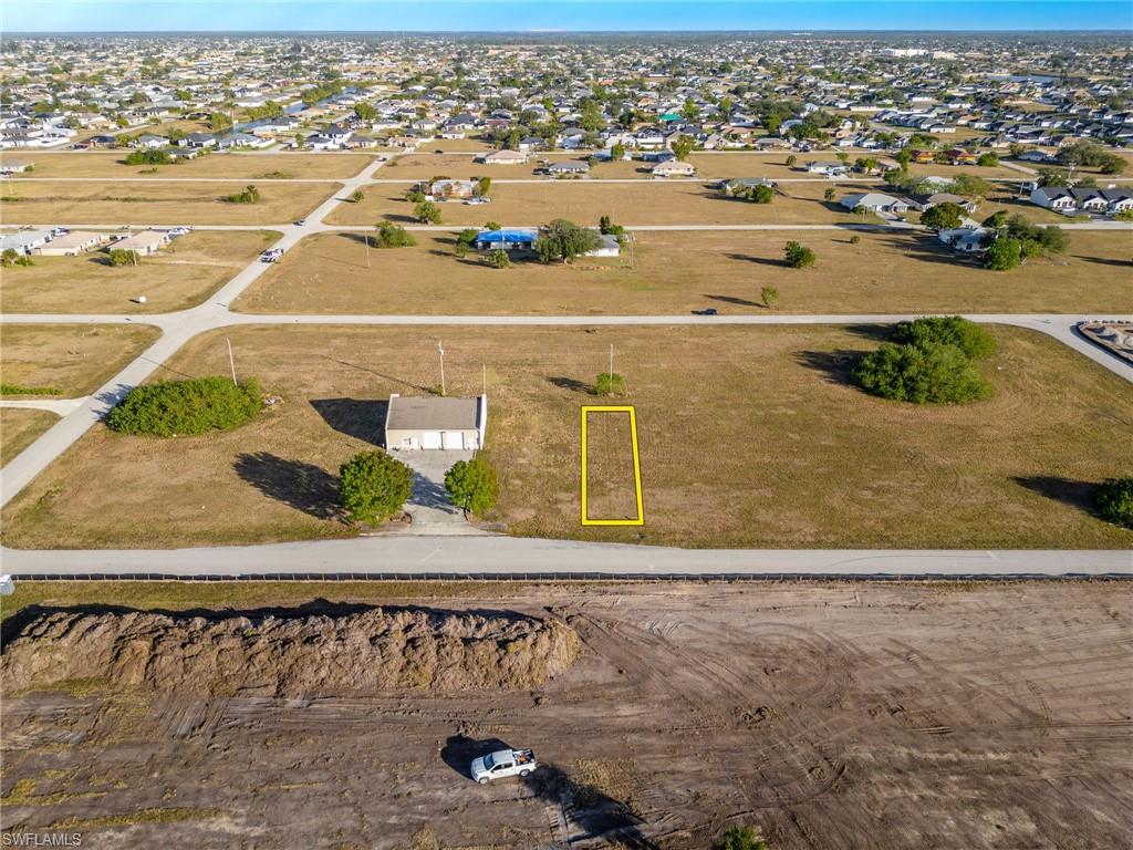 CAPE CORAL - Land