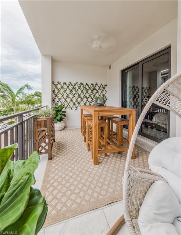 NAPLES SQUARE - Residential