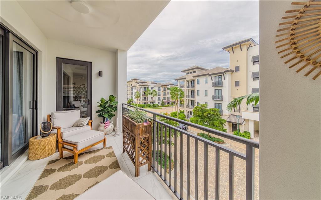 NAPLES SQUARE - Residential