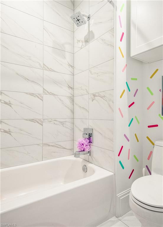 NAPLES SQUARE - Residential