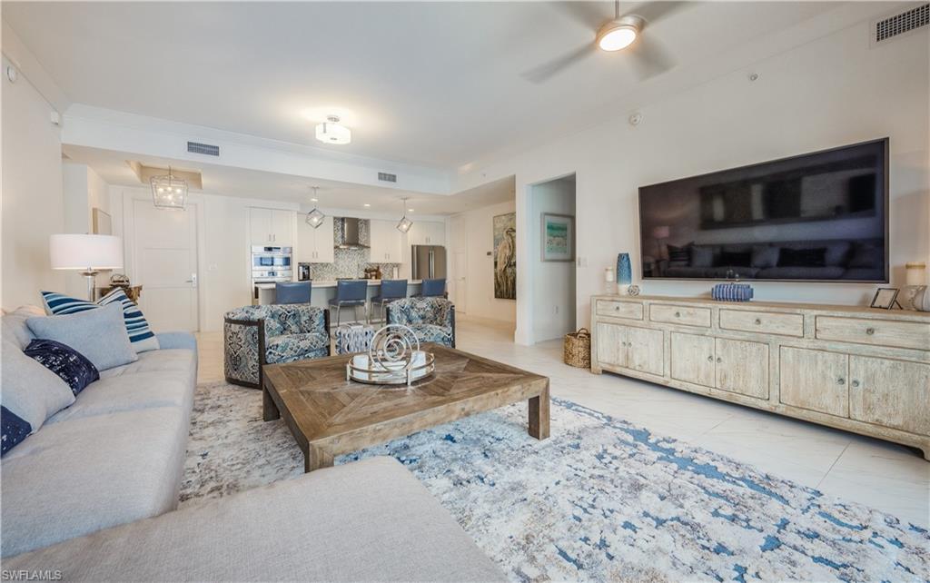 NAPLES SQUARE - Residential